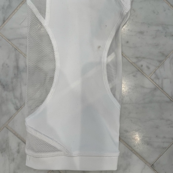 Lululemon Clear the Court Crop 21 inch white mesh leggings size 6 - Picture 7 of 10